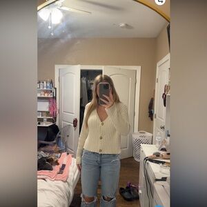 Women’s sweater with buttons (American Eagle)